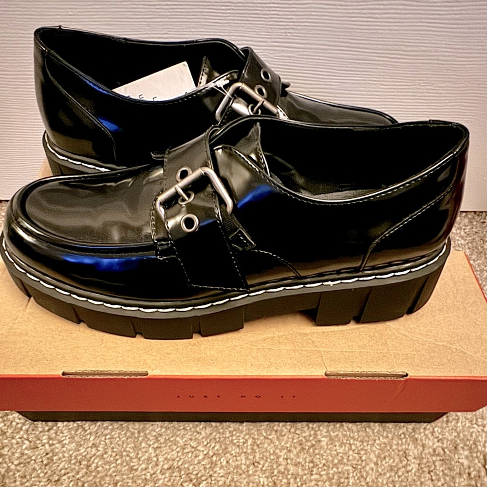 Women’s Black Chunky Buckle Loafers size 9.5 New never worn Unionbay